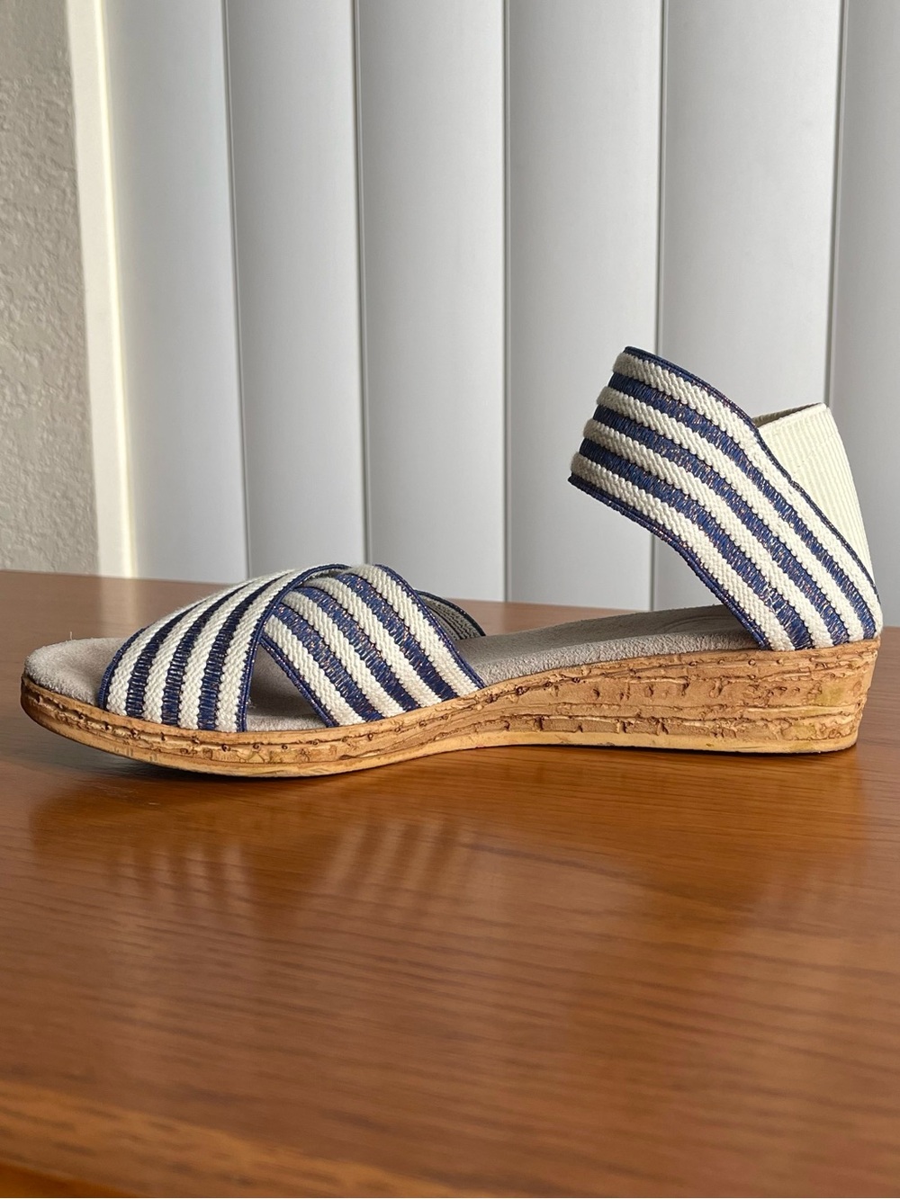 Charleston Shoe Co. Peachtree Low Wedge Sandal Size 6 - Picture 4 of 16
